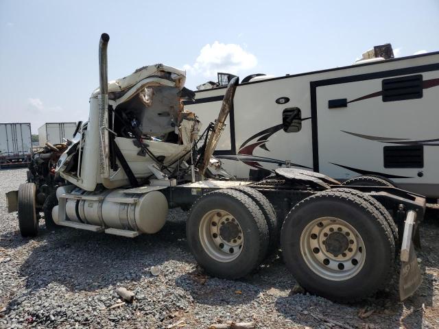 1M1AN07Y9JM027077 - 2018 MACK 600 CHU600 WHITE photo 3