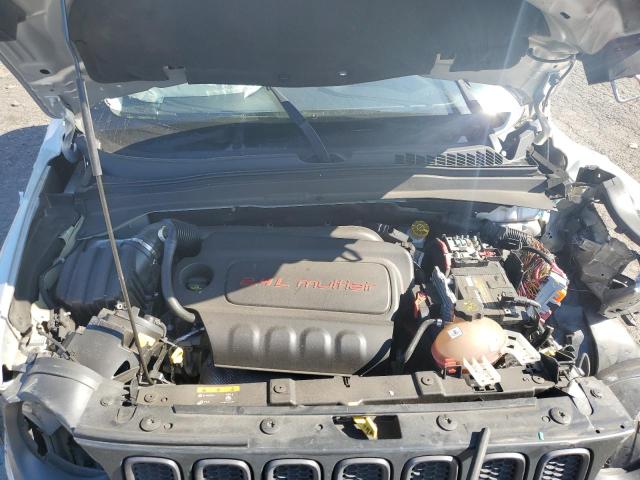 ZACCJBCT9GPE09906 - 2016 JEEP RENEGADE TRAILHAWK SILVER photo 11