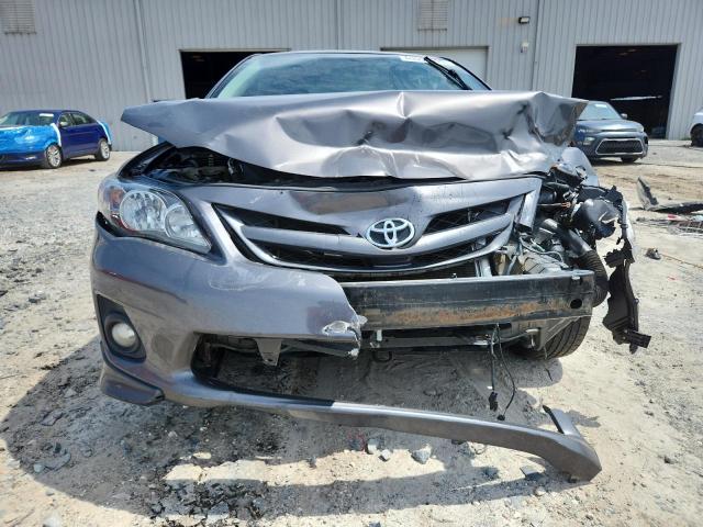 5YFBU4EE9DP225201 - 2013 TOYOTA COROLLA BASE Grau Foto 5