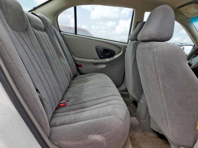 1G1ND52F44M545621 - 2004 CHEVROLET CLASSIC თეთრი ფოტო 10