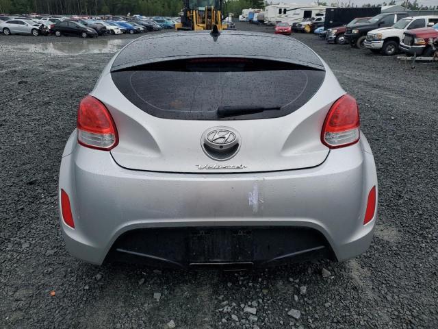 KMHTC6AD4CU072501 - 2012 HYUNDAI VELOSTER SILVER photo 6