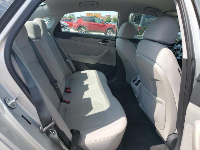 5NPE34AF7KH746569 - 2019 HYUNDAI SONATA LIMITED Argent photo 10