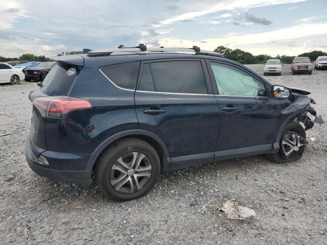 2T3BFREV9JW727165 - 2018 TOYOTA RAV4 LE ლურჯი ფოტო 3