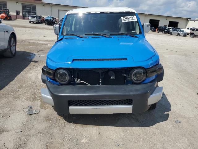 JTEZU11F870017364 - 2007 TOYOTA FJ CRUISER BLUE photo 5