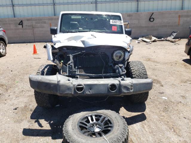 1C4BJWEG6CL196074 - 2012 JEEP WRANGLER U SAHARA SILVER photo 5