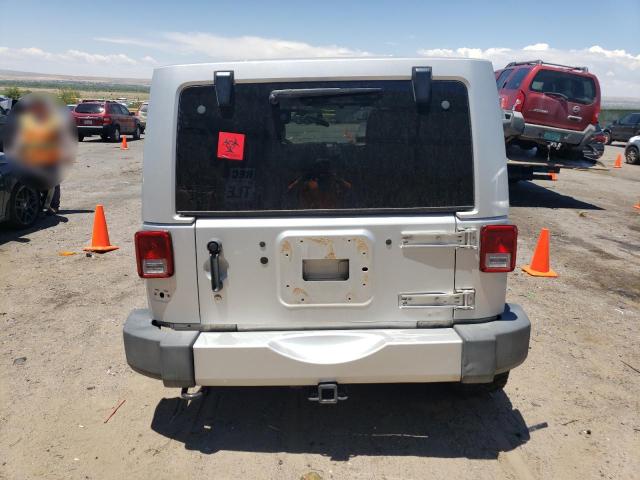 1C4BJWEG6CL196074 - 2012 JEEP WRANGLER U SAHARA SILVER photo 6