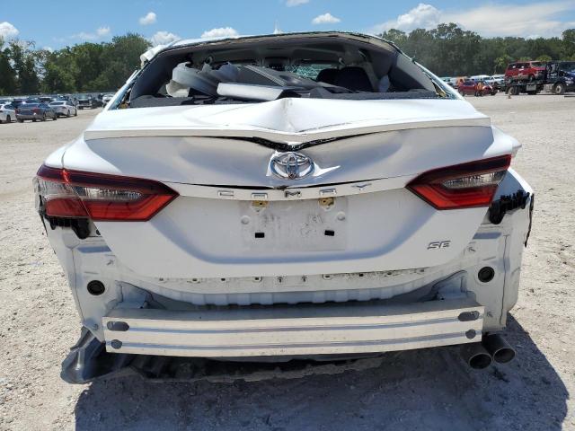 4T1G11AK0RU864257 - 2024 TOYOTA CAMRY SE NIGHT SHADE WHITE photo 6