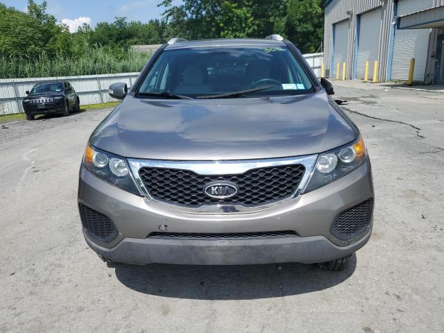 5XYKTDA28DG349639 - 2013 KIA SORENTO LX GRAY photo 5