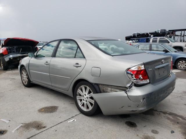 4T1BE32K25U639213 - 2005 TOYOTA CAMRY LE SILVER photo 2