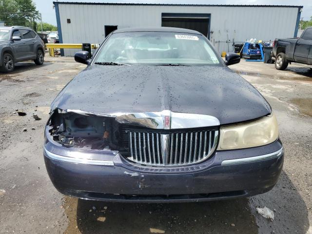 1LNHM81W2YY918401 - 2000 LINCOLN TOWN CAR EXECUTIVE Blau Foto 5