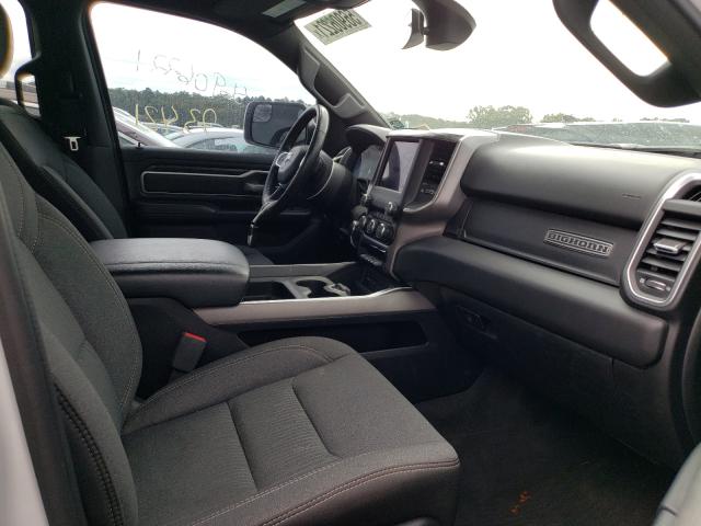 1C6SRFFT3KN896004 - 2019 RAM 1500 BIG HORN/LONE STAR WHITE photo 5