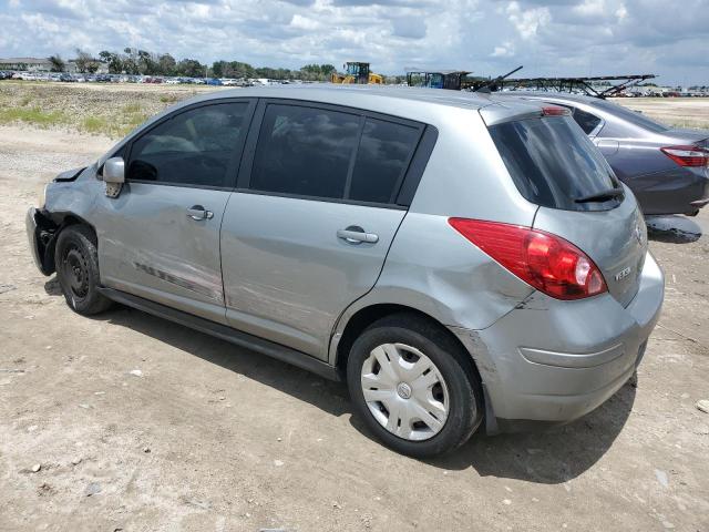 3N1BC13E68L369444 - 2008 NISSAN VERSA S SILVER photo 2