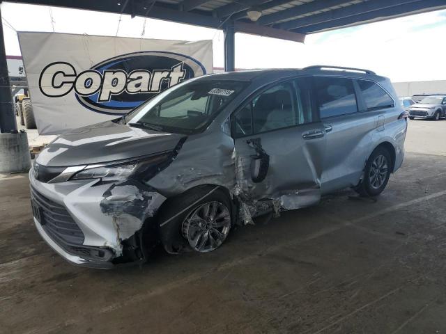 2022 TOYOTA SIENNA LE, 
