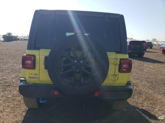 1C4JJXP6XNW278607 - 2022 JEEP WRANGLER U SAHARA 4XE YELLOW photo 6