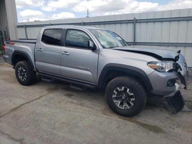 3TMCZ5AN7HM117559 - 2017 TOYOTA TACOMA DOUBLE CAB SILVER photo 4