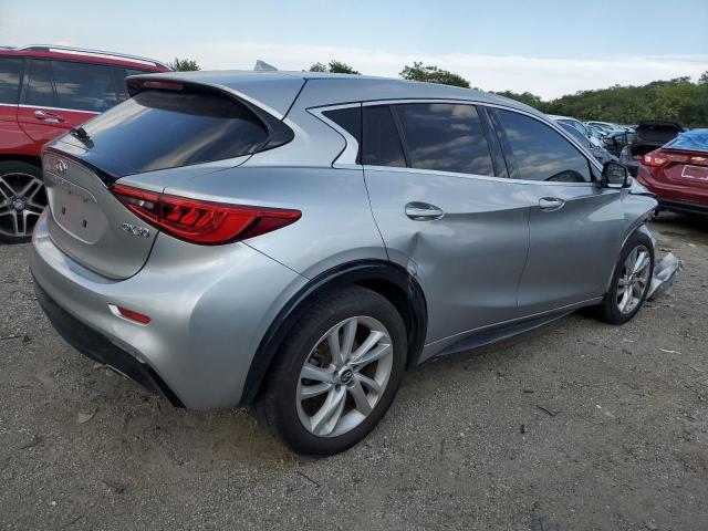 SJKCH5CP5HA036863 - 2017 INFINITI QX30 BASE SILVER photo 3