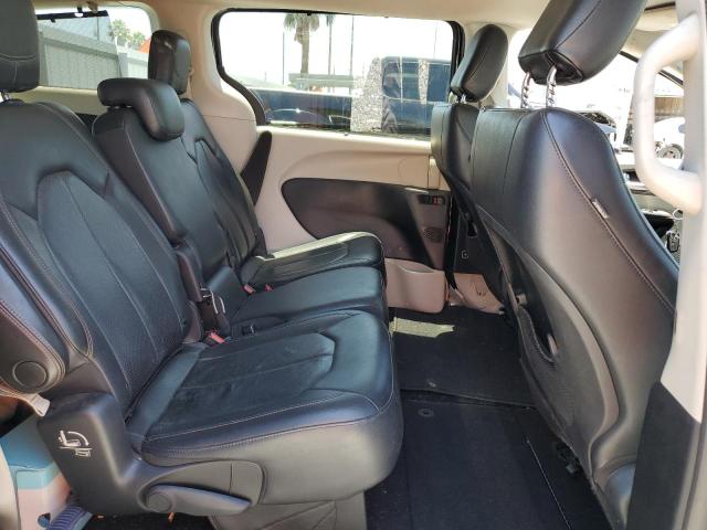 2C4RC1BG3KR668334 - 2019 CHRYSLER PACIFICA TOURING L GRAY photo 11