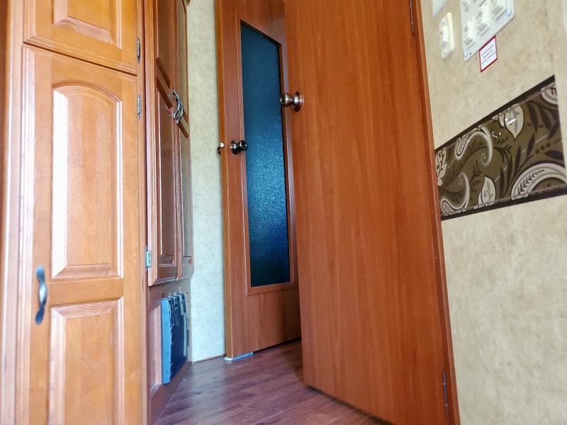 4YDF32523BF630096 - 2011 OUTB TRAVEL TRL TWO TONE photo 5