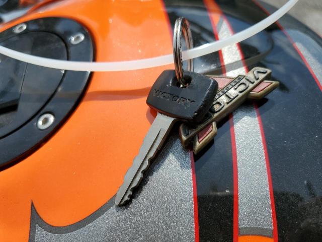 5VPXB36N6D3026041 - 2013 VICTORY MOTORCYCLES JACKPOT Оранжевый фото 8