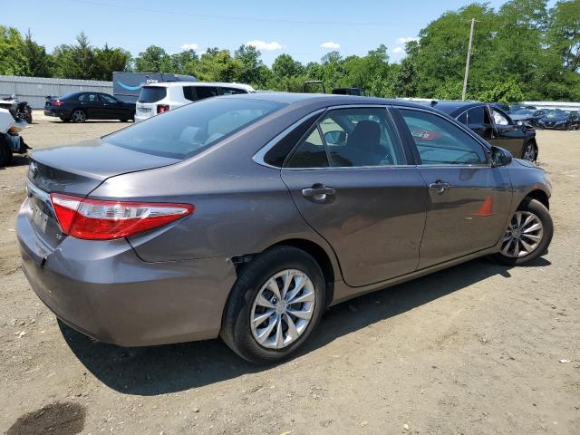 4T4BF1FKXGR556472 - 2016 TOYOTA CAMRY LE GRAY photo 3