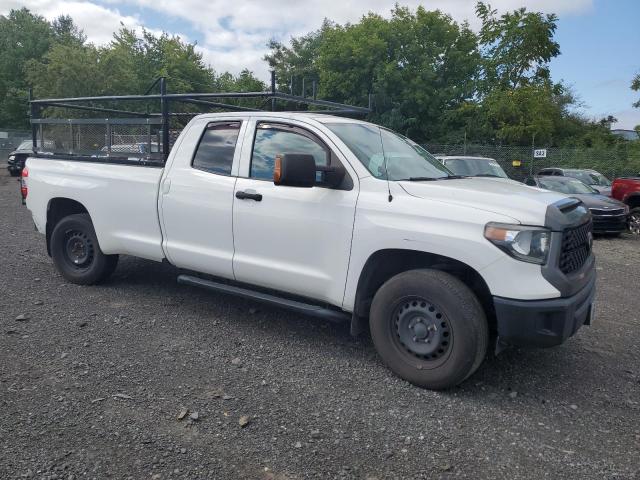 5TFCY5F1XKX024349 - 2019 TOYOTA TUNDRA DOUBLE CAB SR/SR5 WHITE photo 4