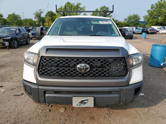 5TFCY5F1XKX024349 - 2019 TOYOTA TUNDRA DOUBLE CAB SR/SR5 WHITE photo 5