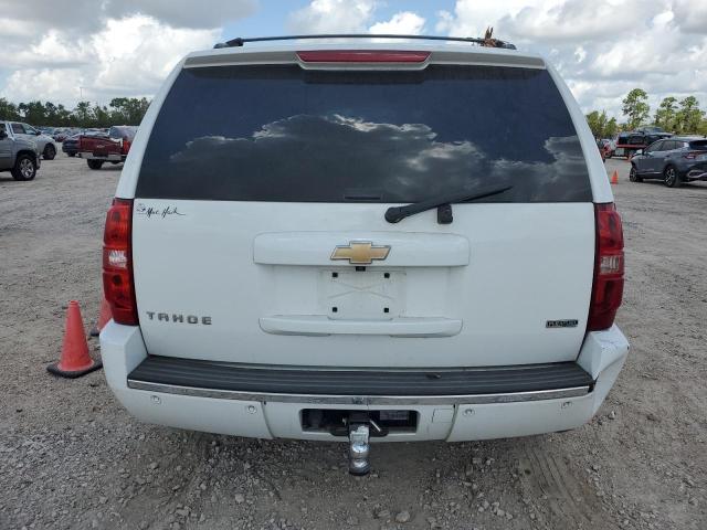 1GNSKCE02BR363242 - 2011 CHEVROLET TAHOE K1500 LTZ WHITE photo 6