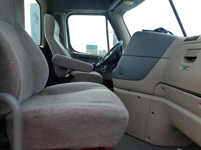 1FUGGEDV2GLHB3950 - 2016 FREIGHTLINER CASCADIA 1 白色 照片 5