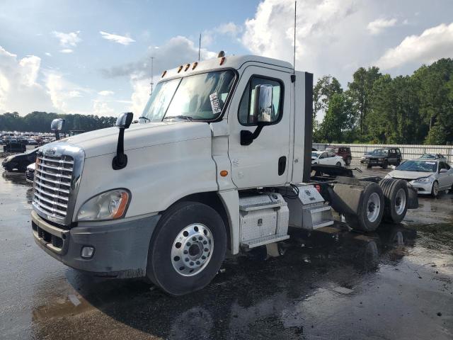 1FUGGEDV4GLHB3951 - 2016 FREIGHTLINER CASCADIA 1 WHITE photo 2
