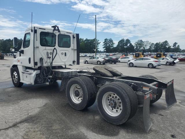 1FUGGEDV6JLHB4056 - 2018 FREIGHTLINER CASCADIA 1 თეთრი ფოტო 3