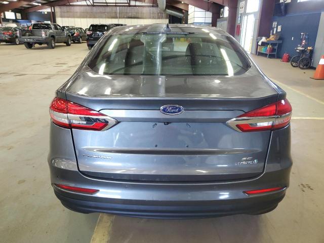 3FA6P0LUXKR117727 - 2019 FORD FUSION SE GRAY photo 6