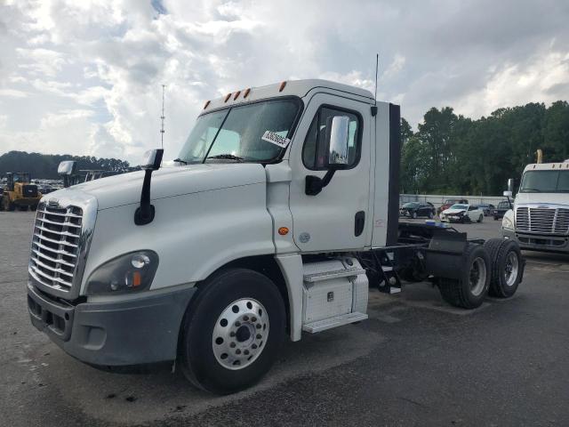 1FUGGEDV2JLHB4068 - 2018 FREIGHTLINER CASCADIA 1 Biały zdjęcie 2