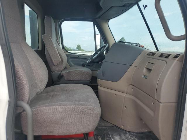 1FUGGEDV2JLHB4068 - 2018 FREIGHTLINER CASCADIA 1 Biały zdjęcie 5