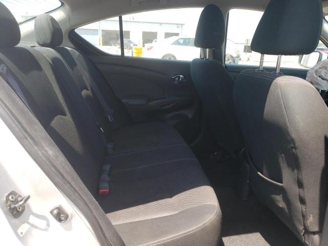 3N1CN7AP1GL841229 - 2016 NISSAN VERSA S SILVER photo 10