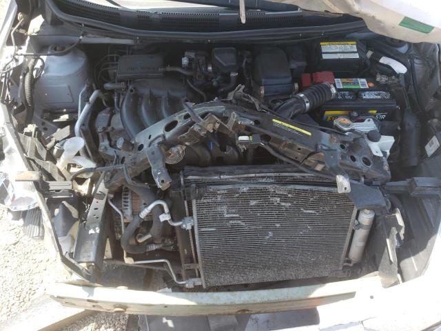 3N1CN7AP1GL841229 - 2016 NISSAN VERSA S SILVER photo 11