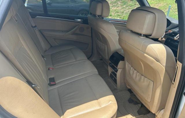 5UXFE8C55AL312217 - 2010 BMW X5 XDRIVE48I WHITE photo 6