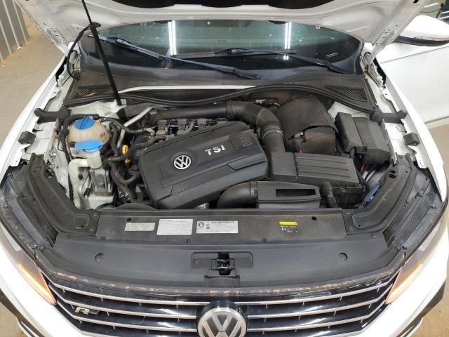 1VWDT7A39HC046864 - 2017 VOLKSWAGEN PASSAT R-LINE Weiß Foto 11