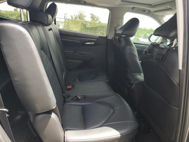 5TDGZRAH2NS555338 - 2022 TOYOTA HIGHLANDER XLE SILVER photo 11