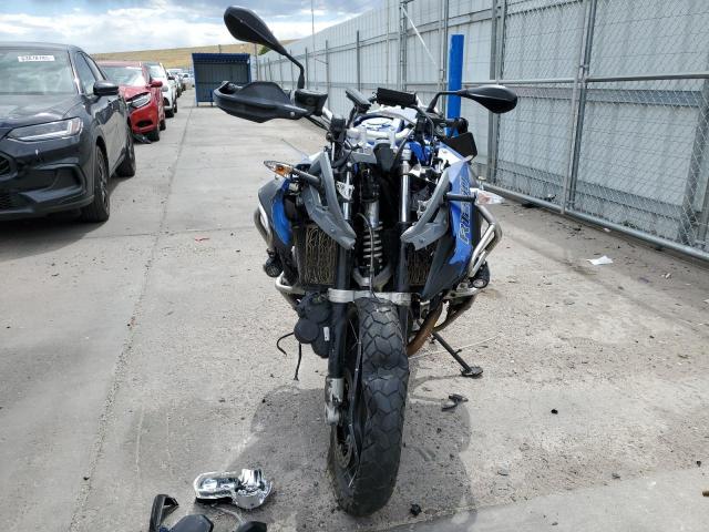 WB10A1201EZ095927 - 2014 BMW R1200 GS ADVENTURE BLUE photo 2