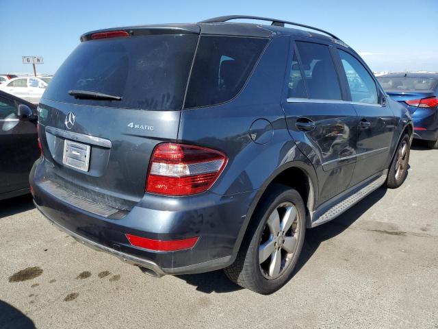 4JGBB8GB8BA744379 - 2011 MERCEDES-BENZ ML 350 4MATIC GRAY photo 3