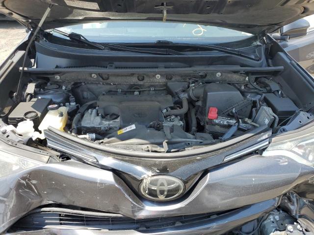 JTMBFREV6JJ193976 - 2018 TOYOTA RAV4 LE Gris photo 12