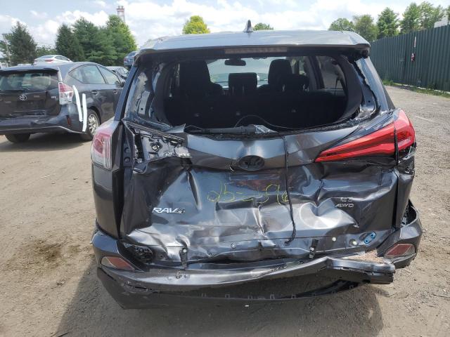 JTMBFREV6JJ193976 - 2018 TOYOTA RAV4 LE Gris photo 6