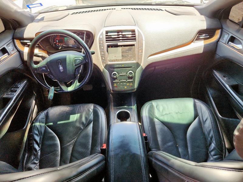 5LMCJ2C98GUJ27364 - 2016 LINCOLN MKC SELECT შავი ფოტო 8