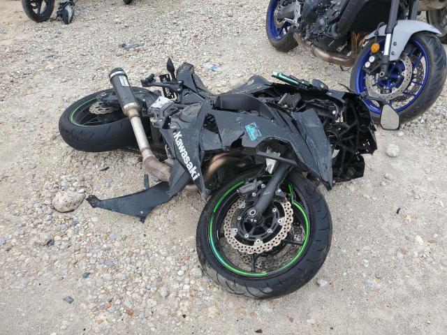 JKAEXEJ15KDA03121 - 2019 KAWASAKI EX650 J შავი ფოტო 1