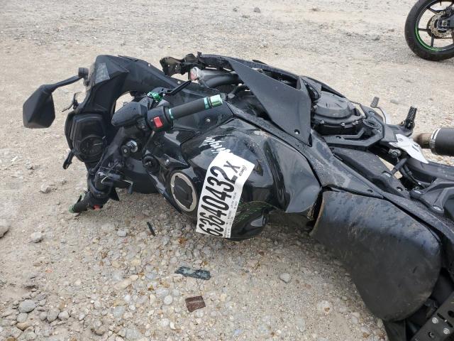 JKAEXEJ15KDA03121 - 2019 KAWASAKI EX650 J შავი ფოტო 5