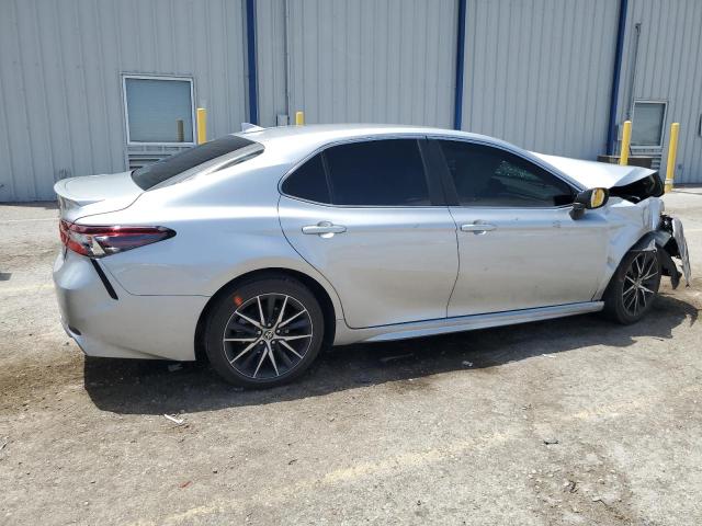 4T1G11AK0RU238093 - 2024 TOYOTA CAMRY SE NIGHT SHADE SILVER photo 3