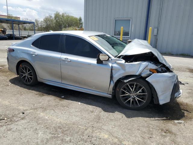 4T1G11AK0RU238093 - 2024 TOYOTA CAMRY SE NIGHT SHADE SILVER photo 4