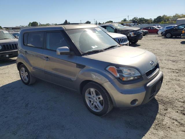 KNDJT2A20B7244071 - 2011 KIA SOUL + GRAY photo 4