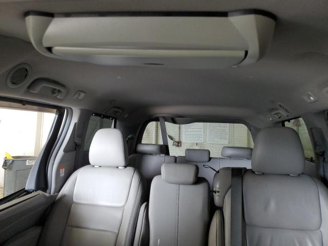 5TDYK3DC7FS562261 - 2015 TOYOTA SIENNA XLE SILVER photo 10