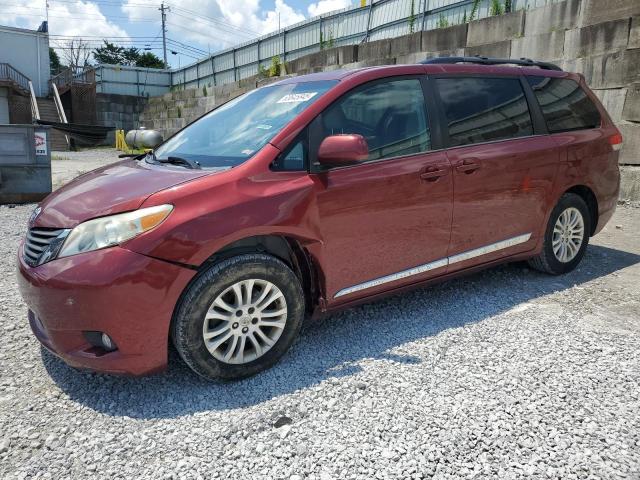 2013 TOYOTA SIENNA XLE, null